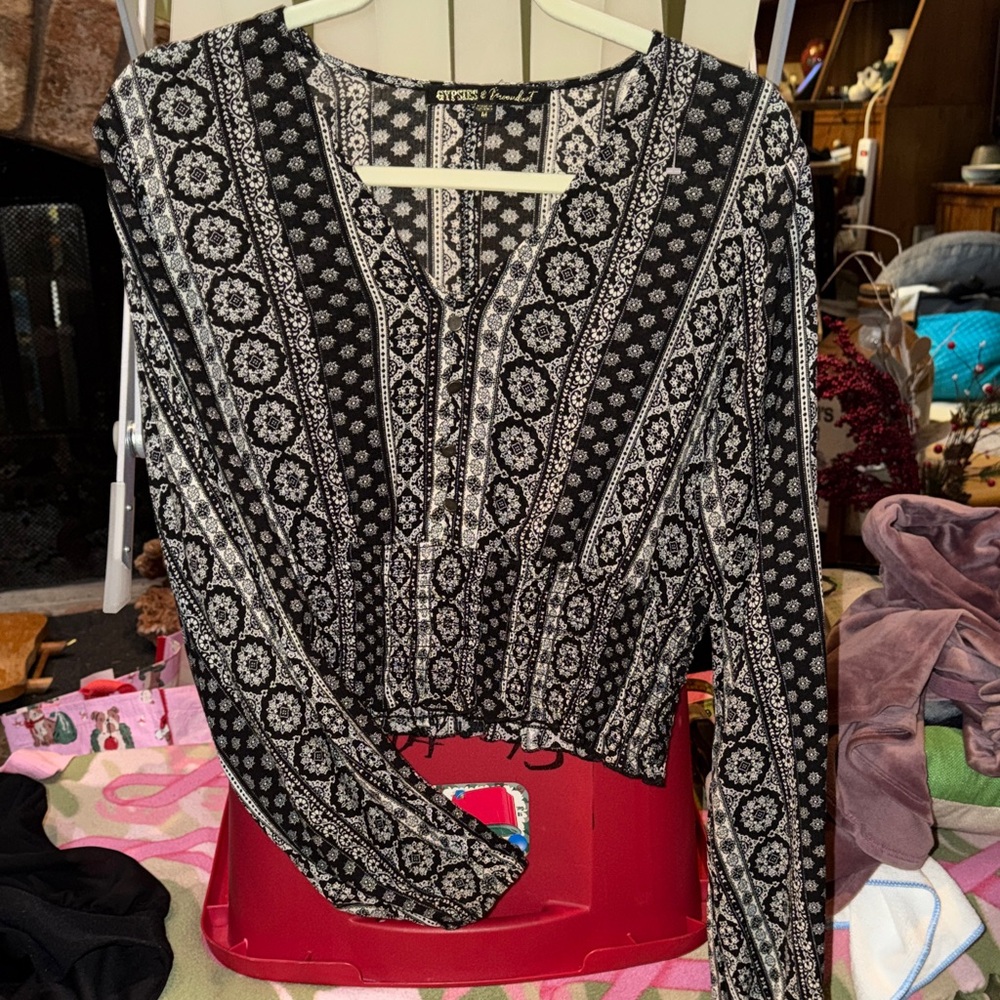 Gypsies & Moondust Black and White Boho Blouse